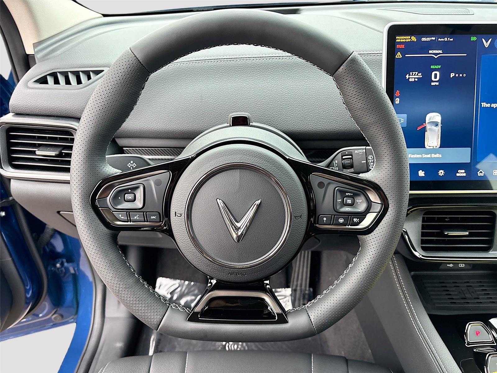 2025 VinFast VF 8 Eco