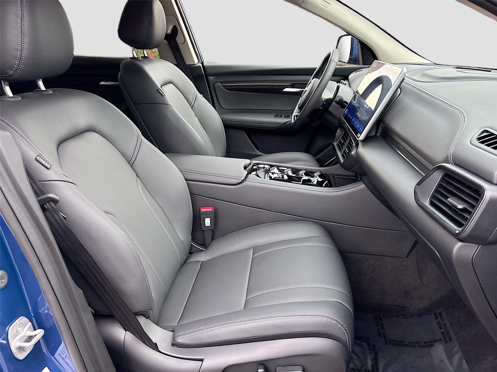 2025 VinFast VF 8 Eco