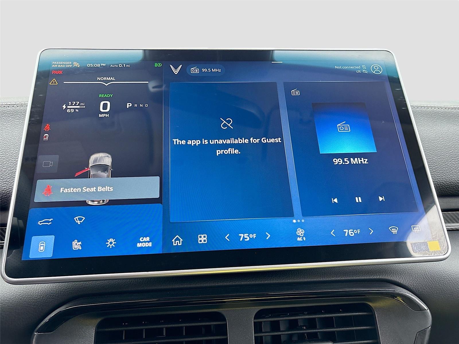 2025 VinFast VF 8 Eco