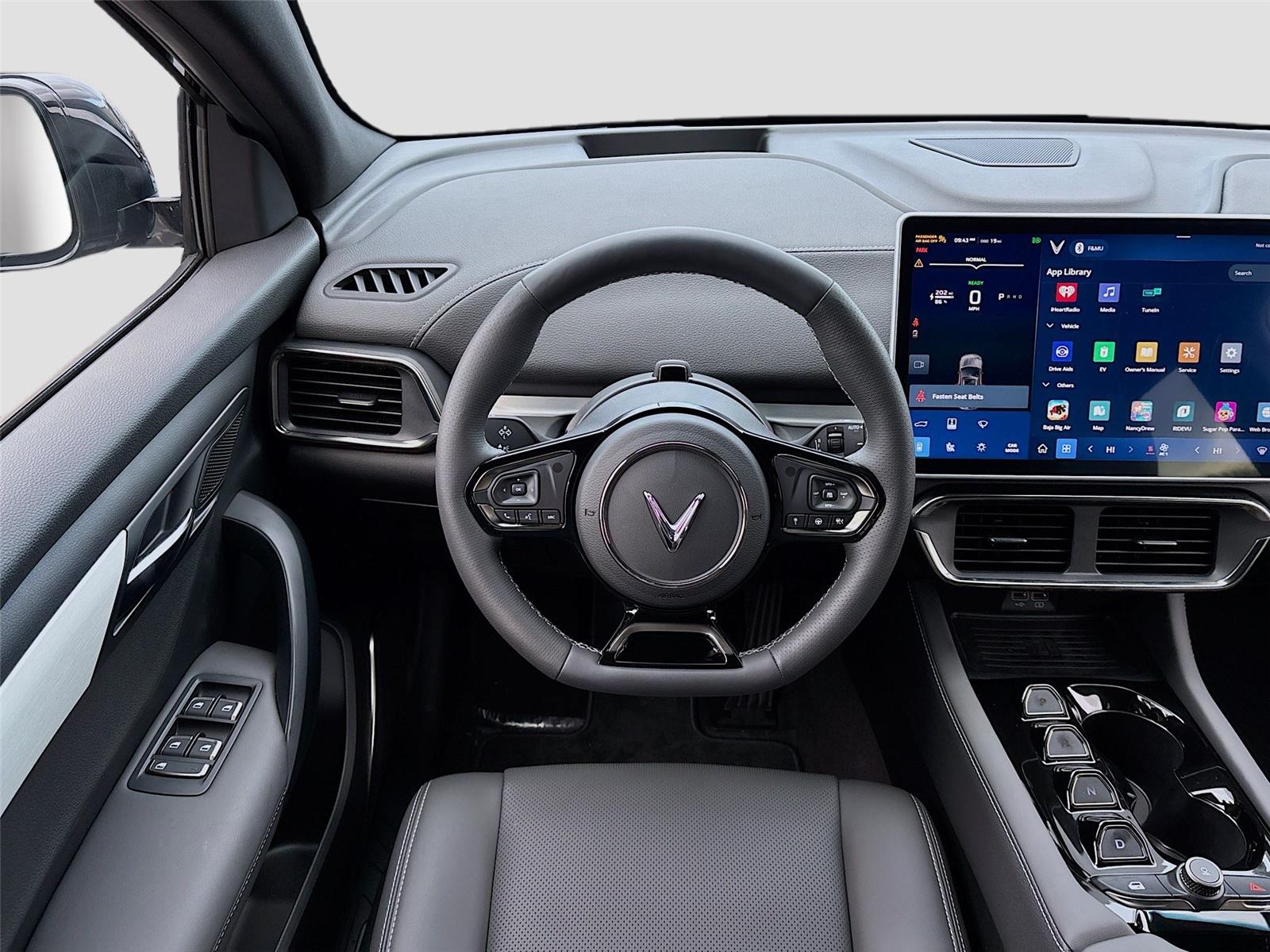 2025 VinFast VF 8 Plus