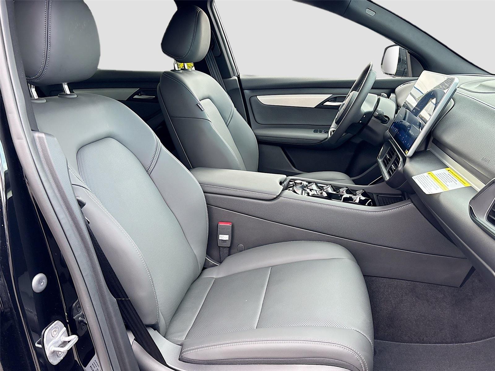 2025 VinFast VF 8 Plus