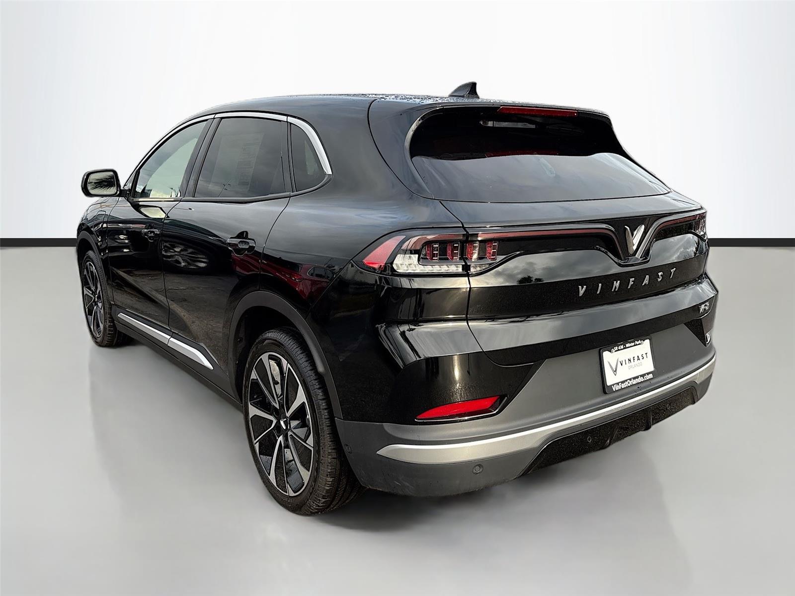 2025 VinFast VF 8 Plus