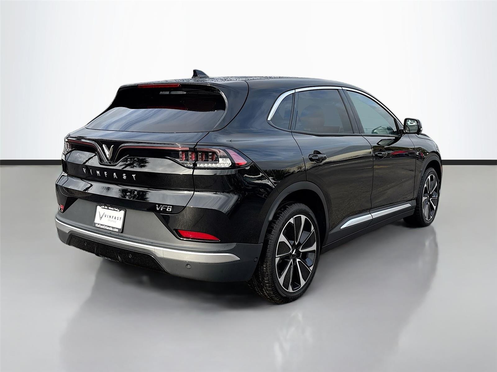 2025 VinFast VF 8 Plus