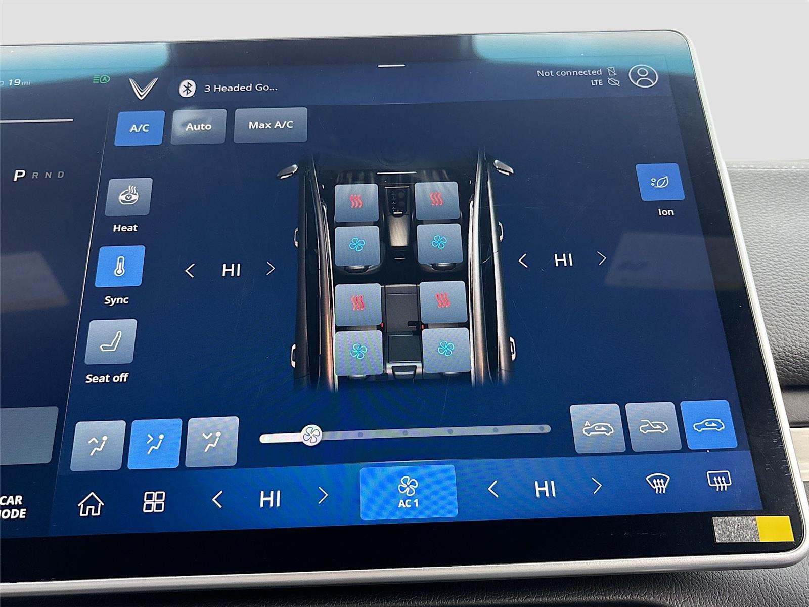 2025 VinFast VF 8 Plus