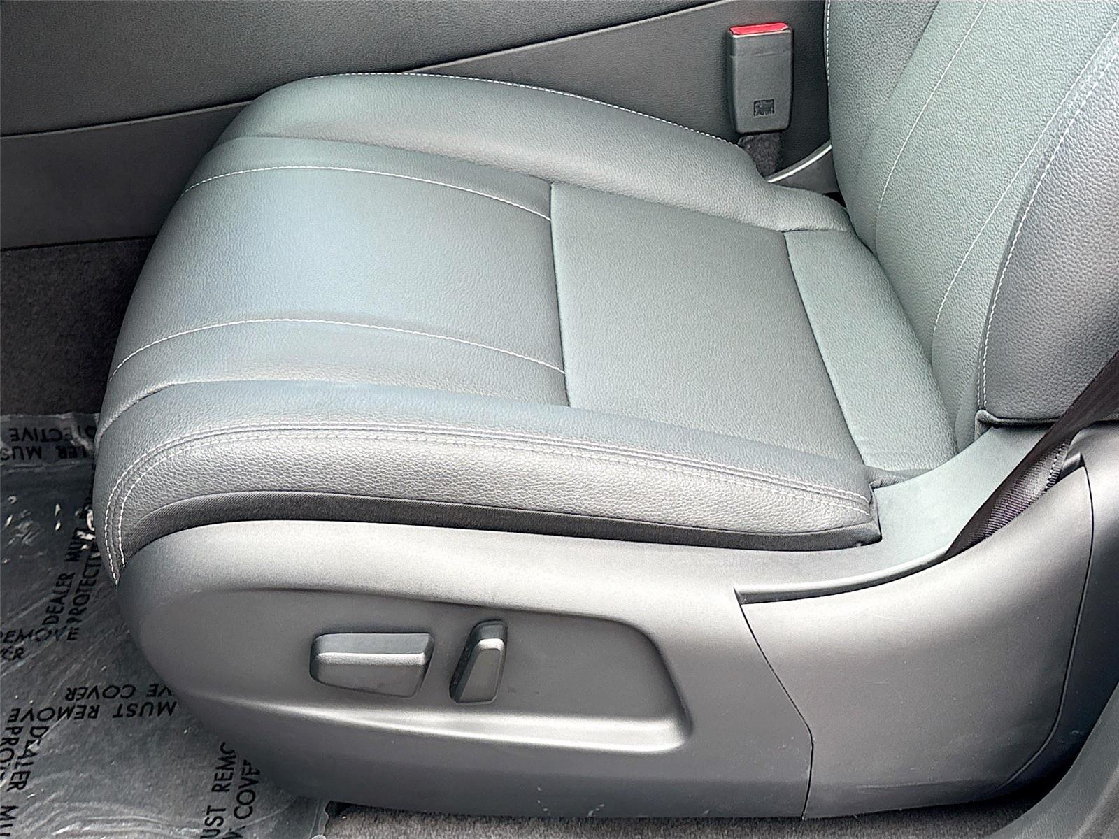 2025 VinFast VF 8 Eco