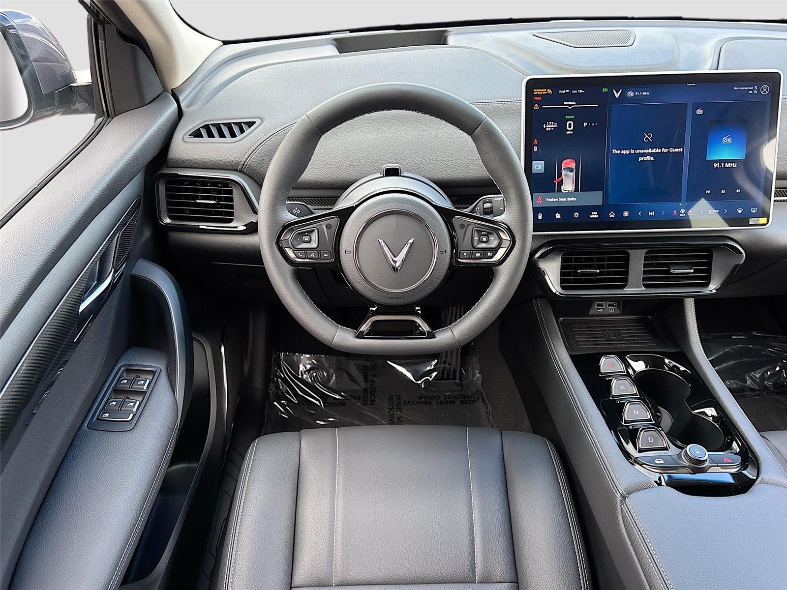 2025 VinFast VF 8 Eco