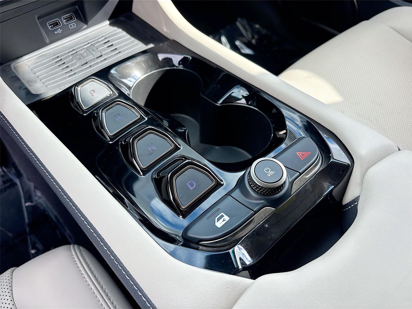 2025 VinFast VF 8 Plus