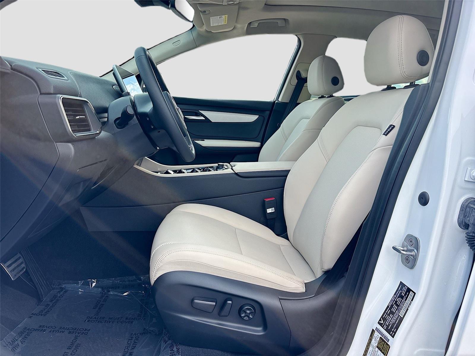 2025 VinFast VF 8 Plus