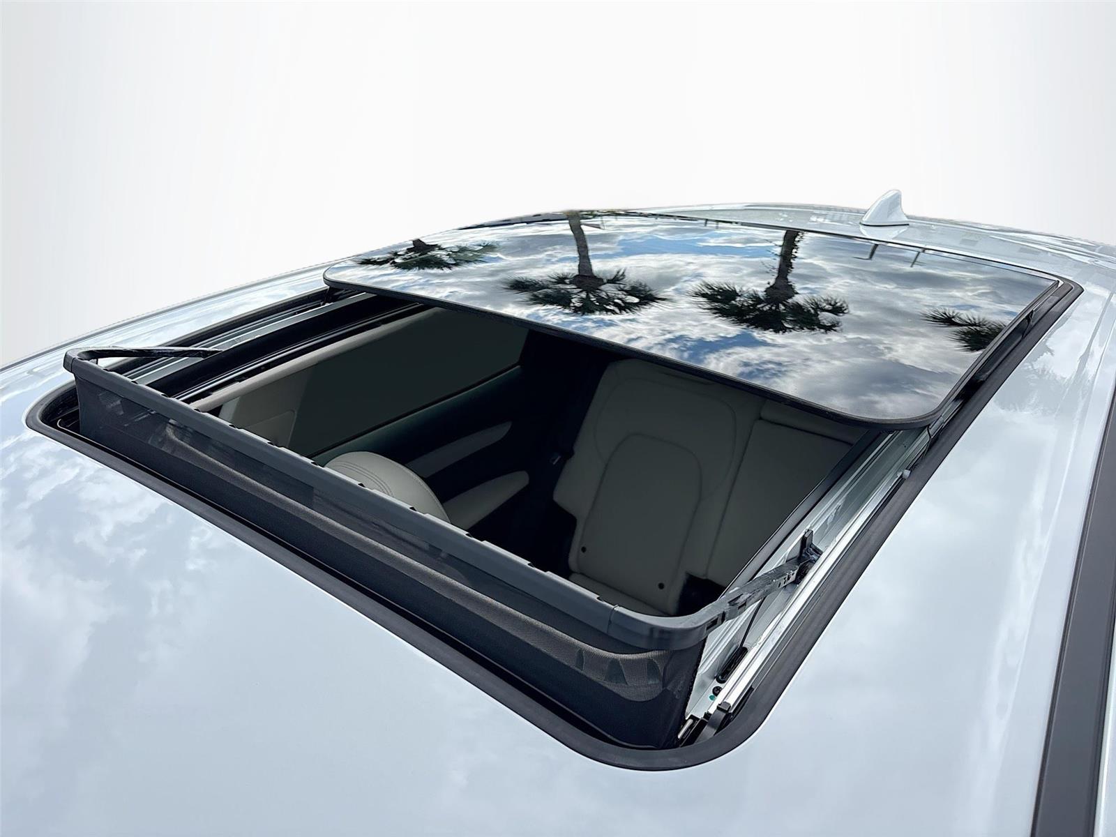 2025 VinFast VF 8 Plus