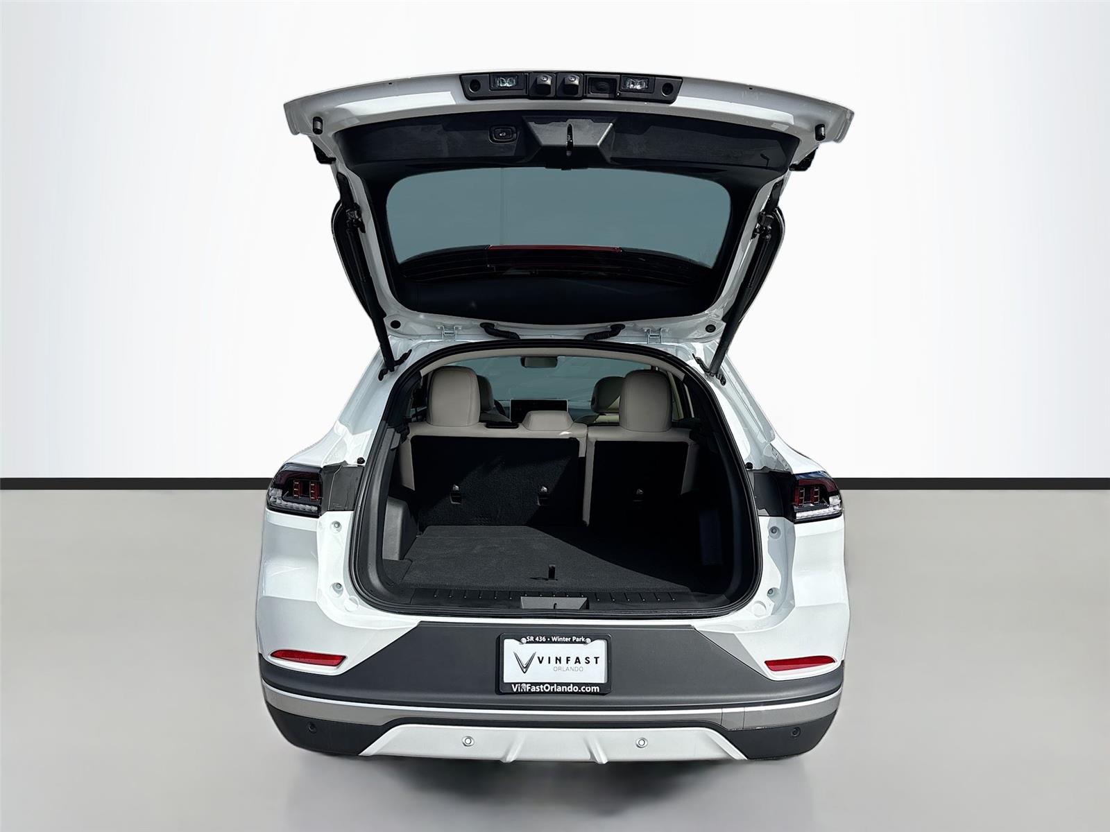 2025 VinFast VF 8 Plus