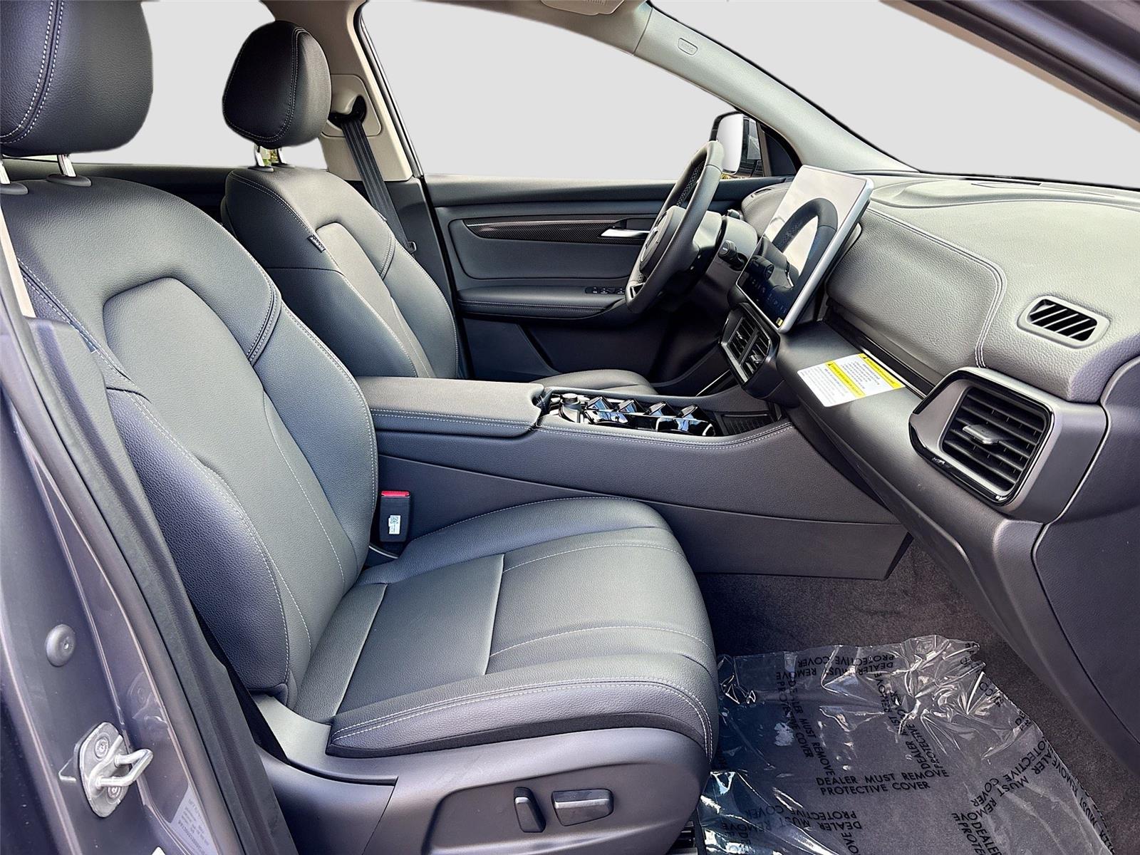 2025 VinFast VF 8 Eco