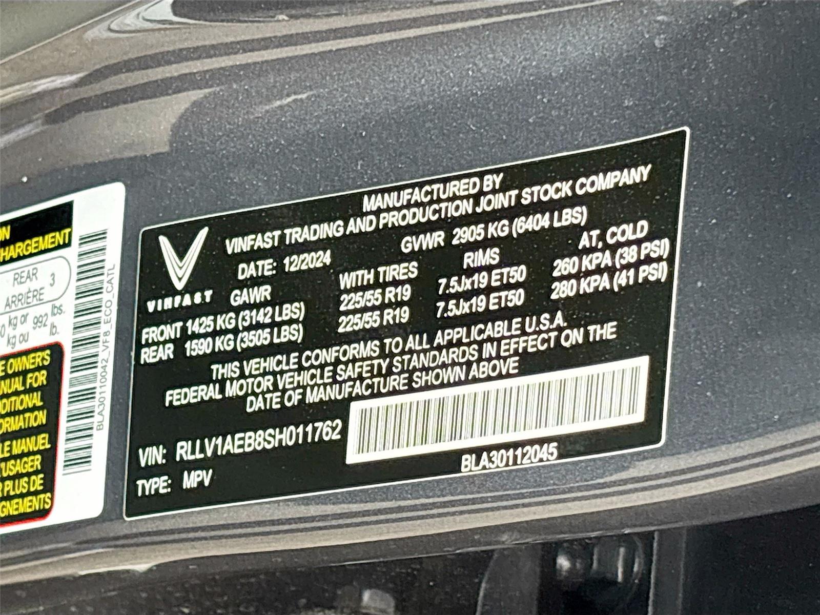 2025 VinFast VF 8 Eco