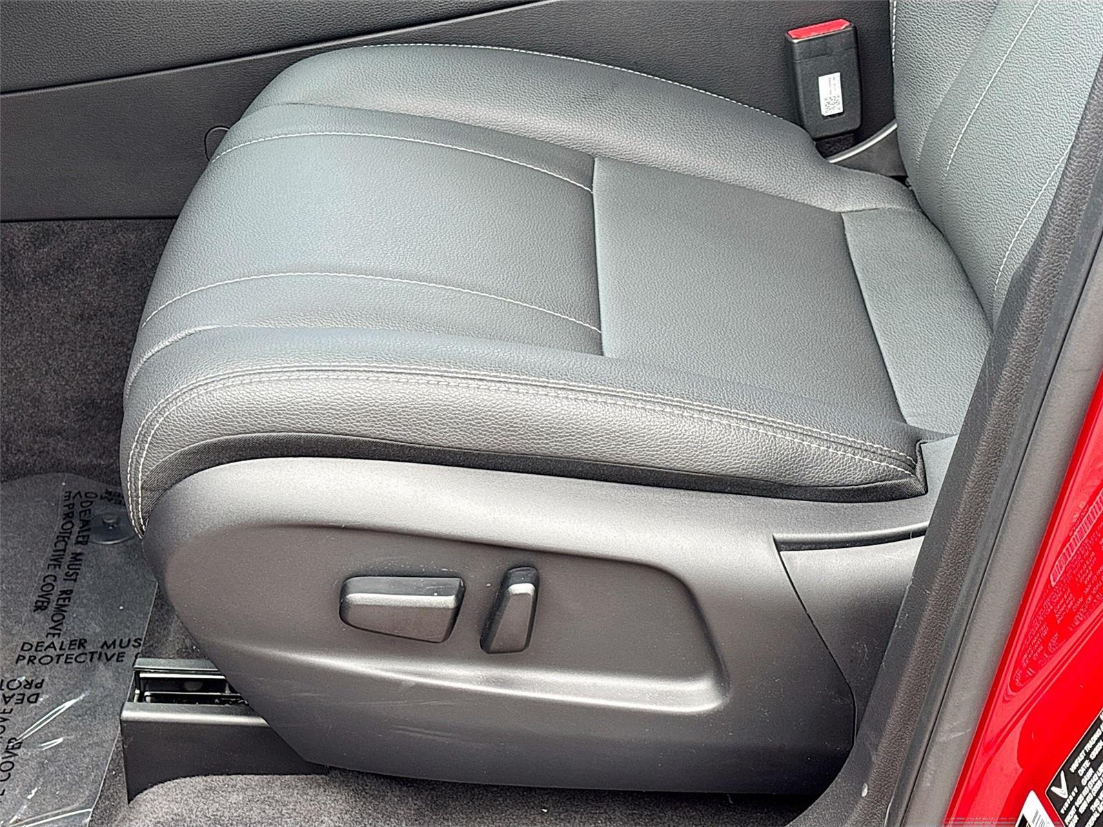 2025 VinFast VF 8 Eco