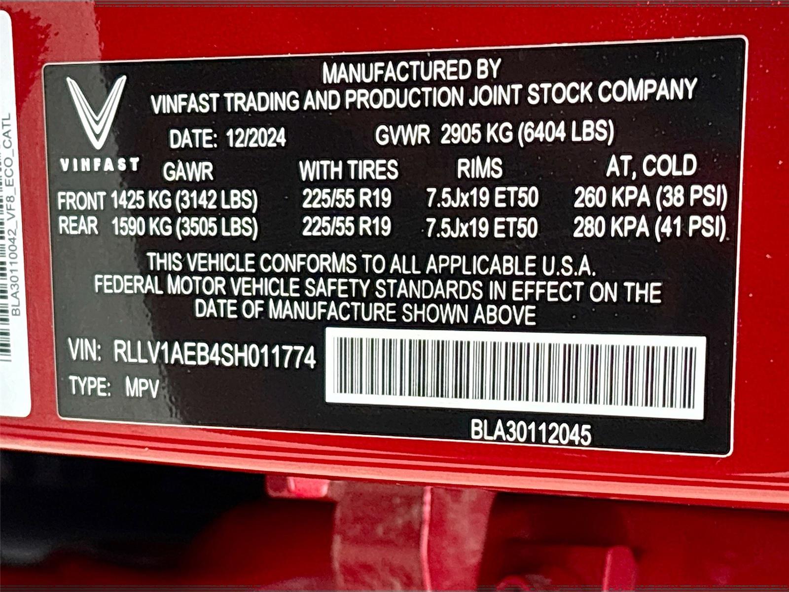 2025 VinFast VF 8 Eco