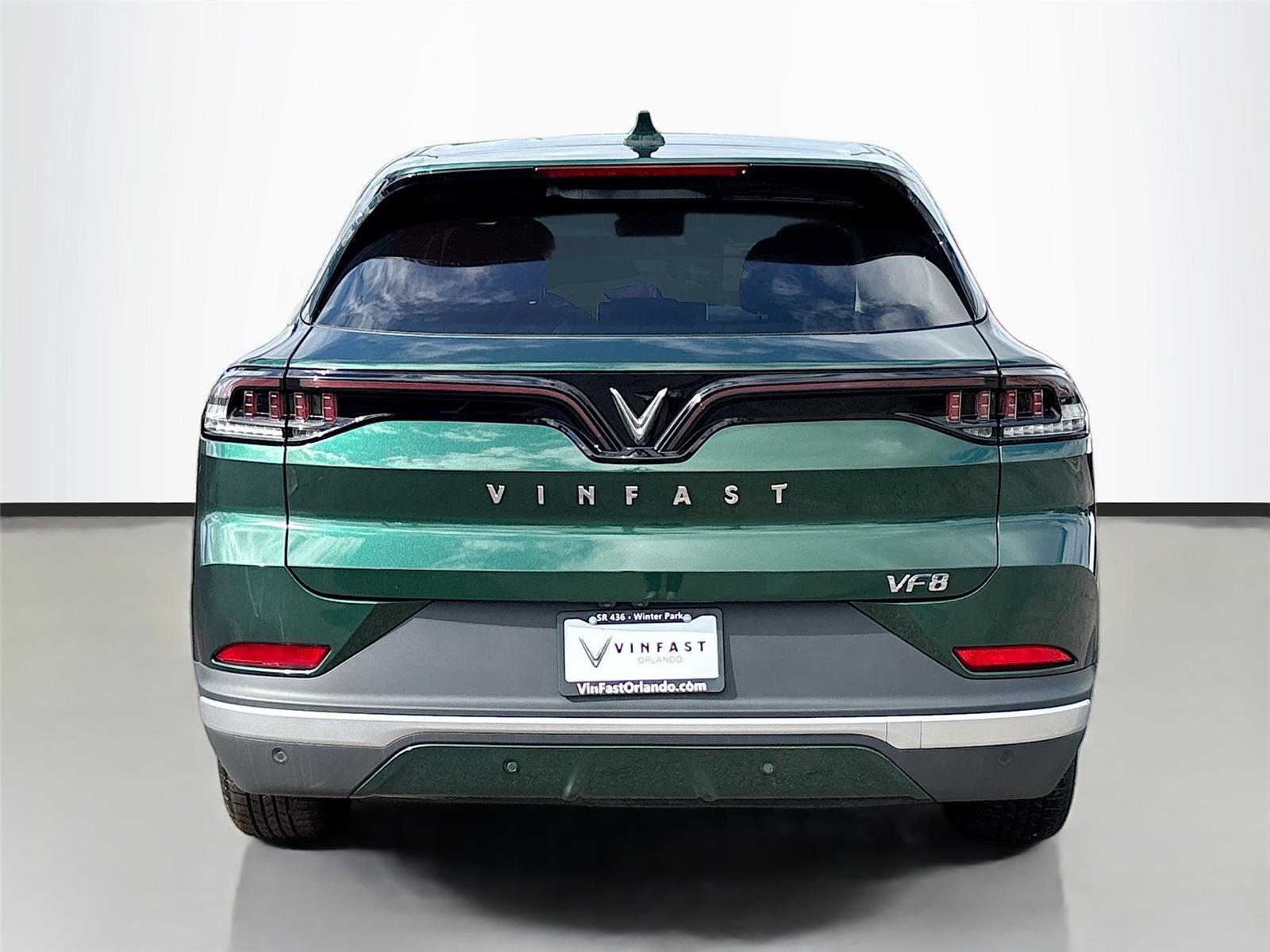 2025 VinFast VF 8 Eco