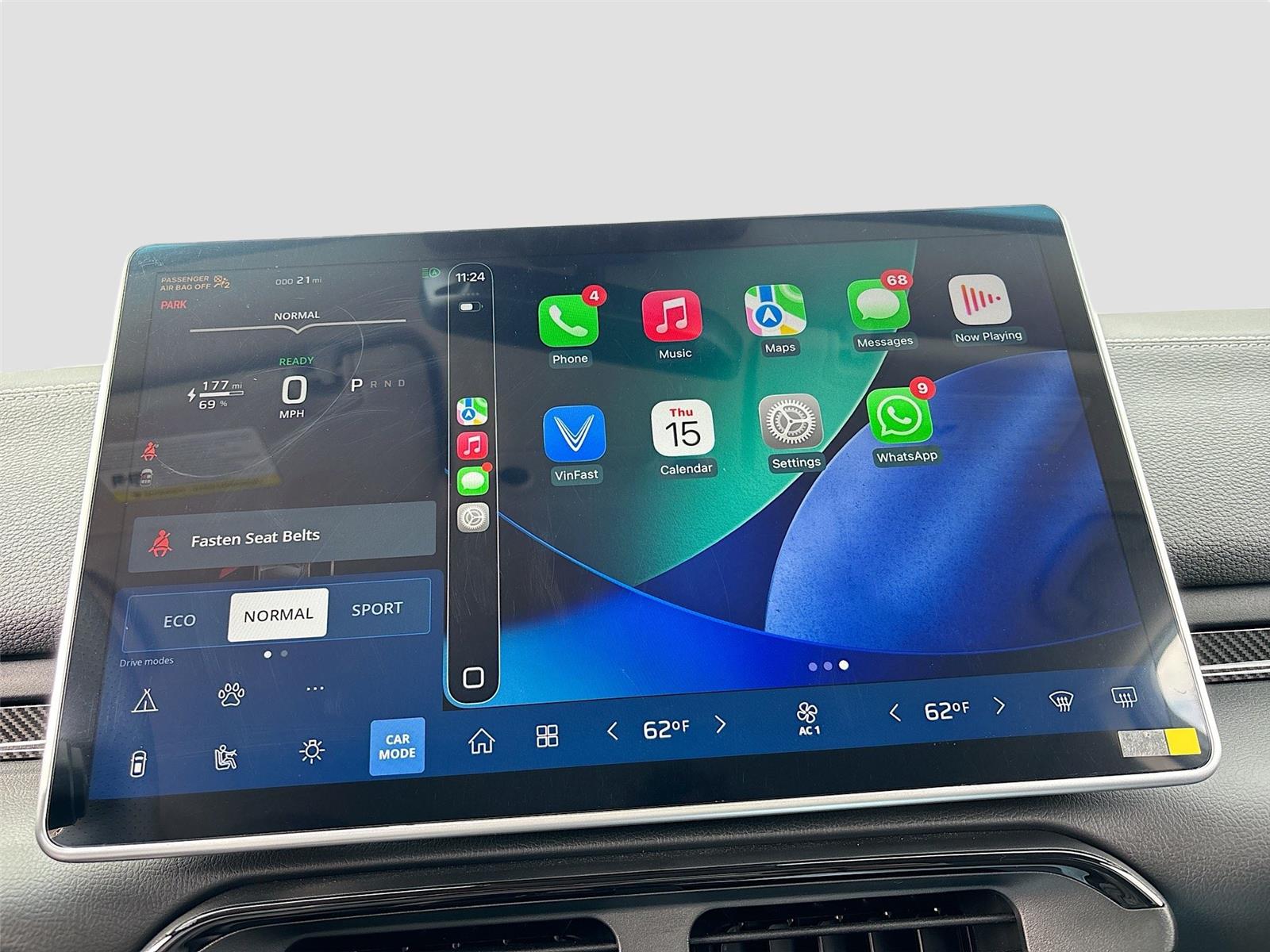 2025 VinFast VF 8 Eco