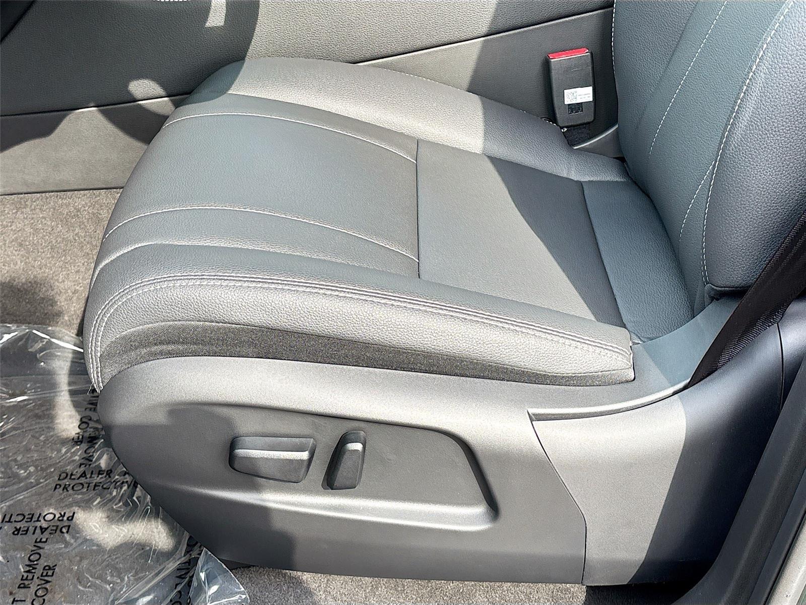 2025 VinFast VF 8 Eco