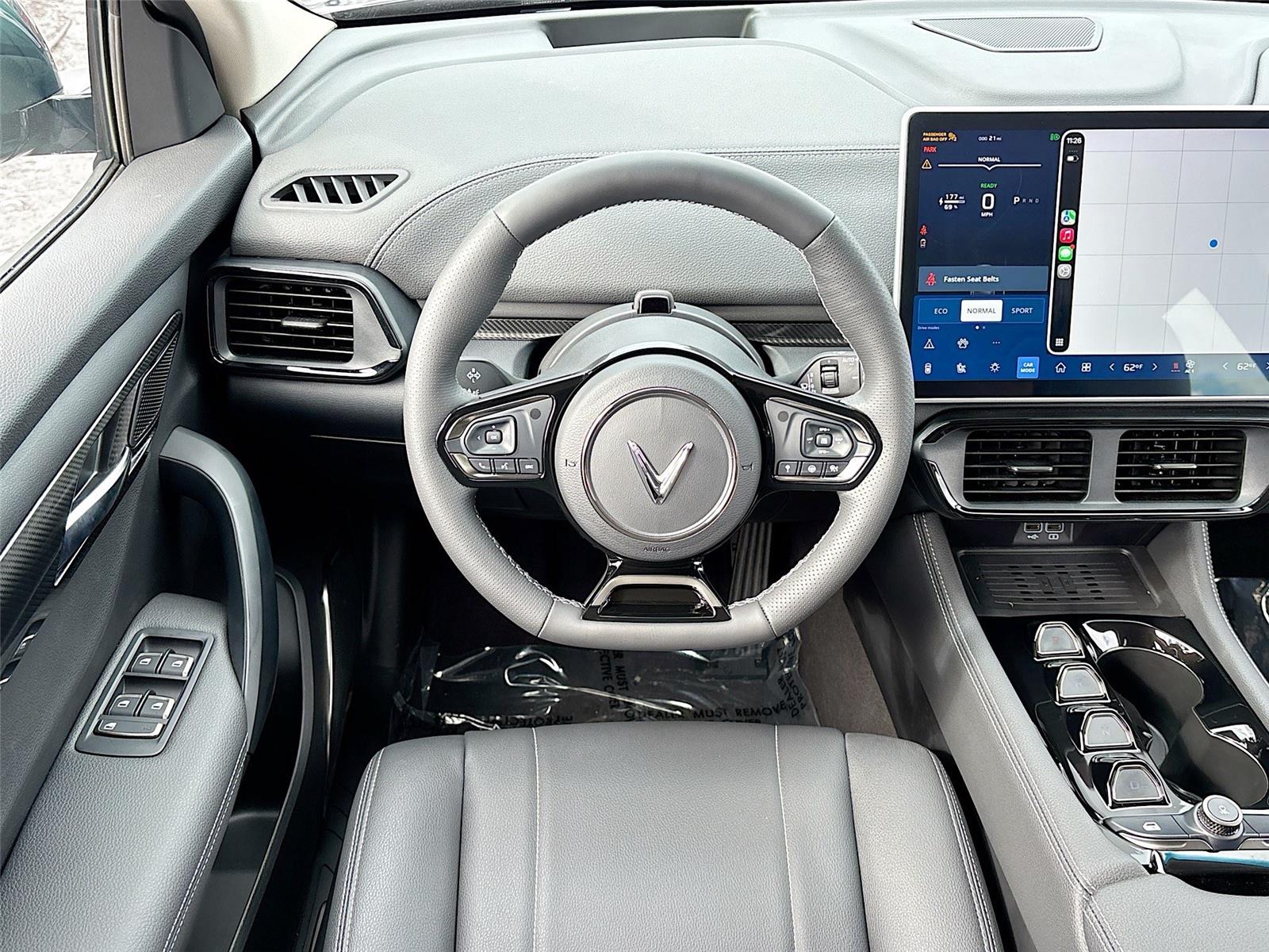 2025 VinFast VF 8 Eco