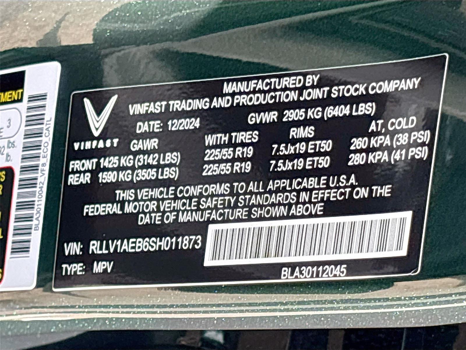 2025 VinFast VF 8 Eco