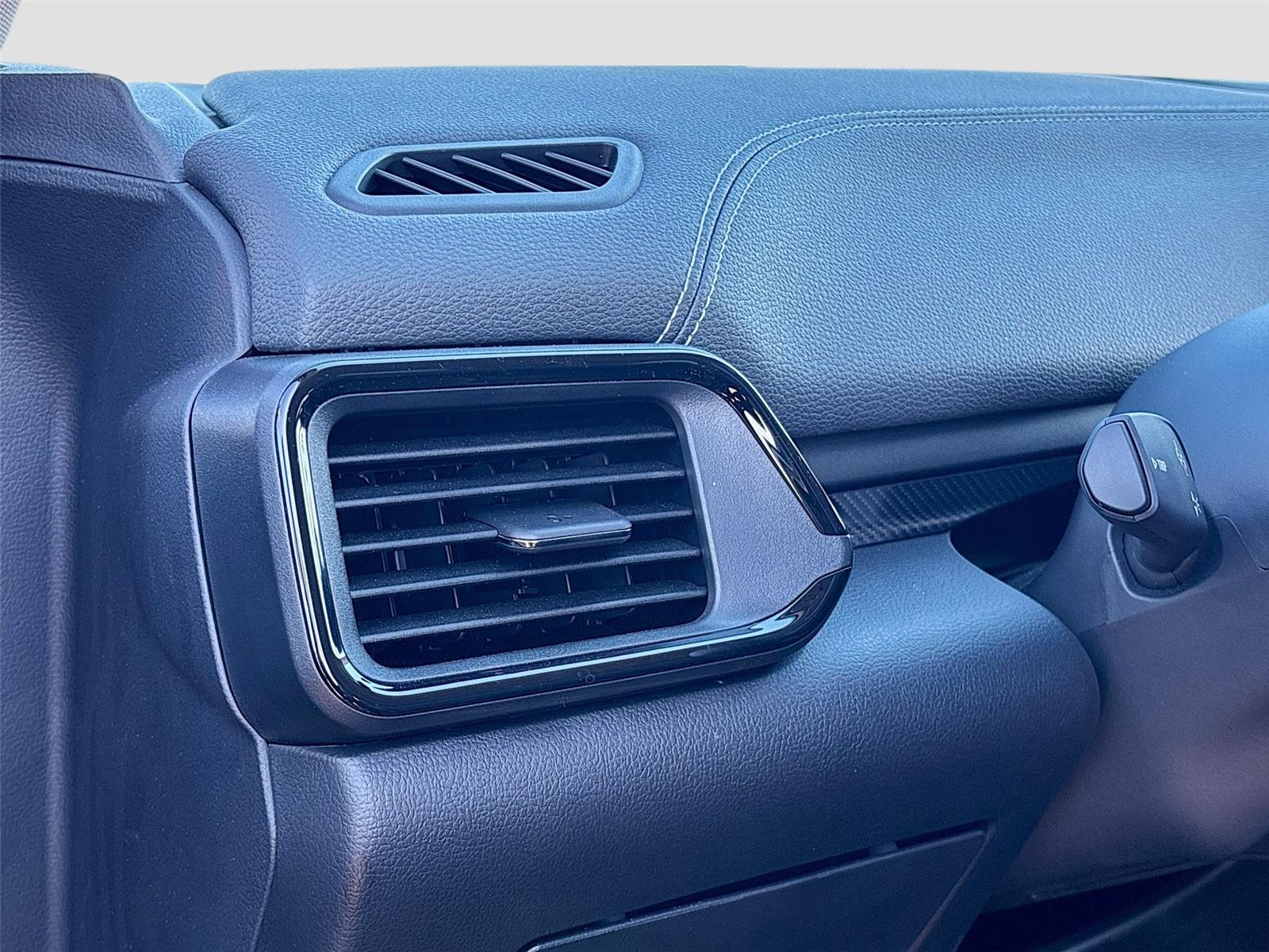 2025 VinFast VF 8 Eco