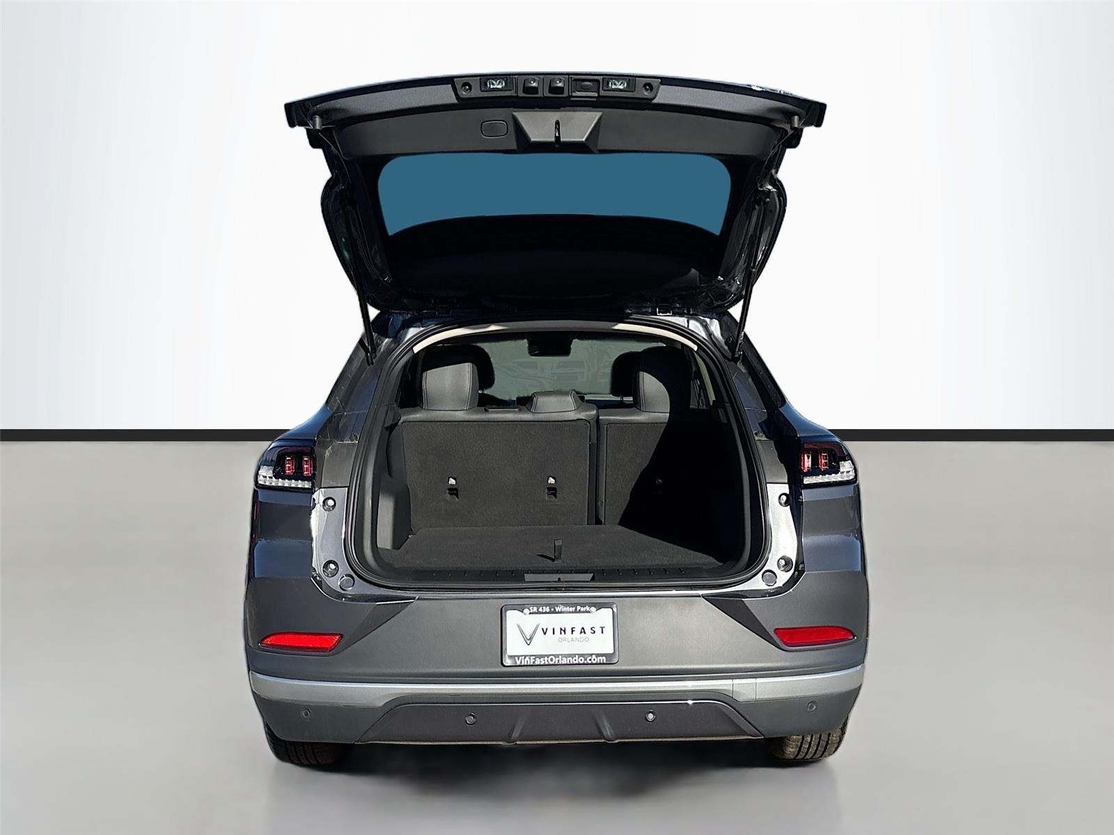 2025 VinFast VF 8 Eco