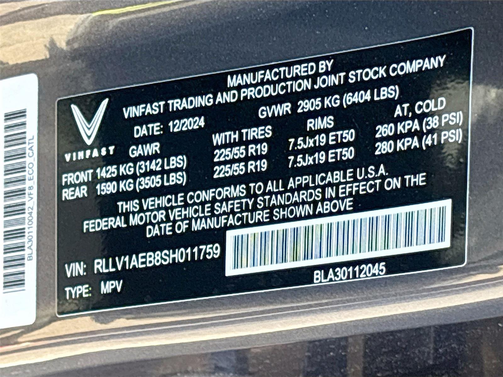 2025 VinFast VF 8 Eco