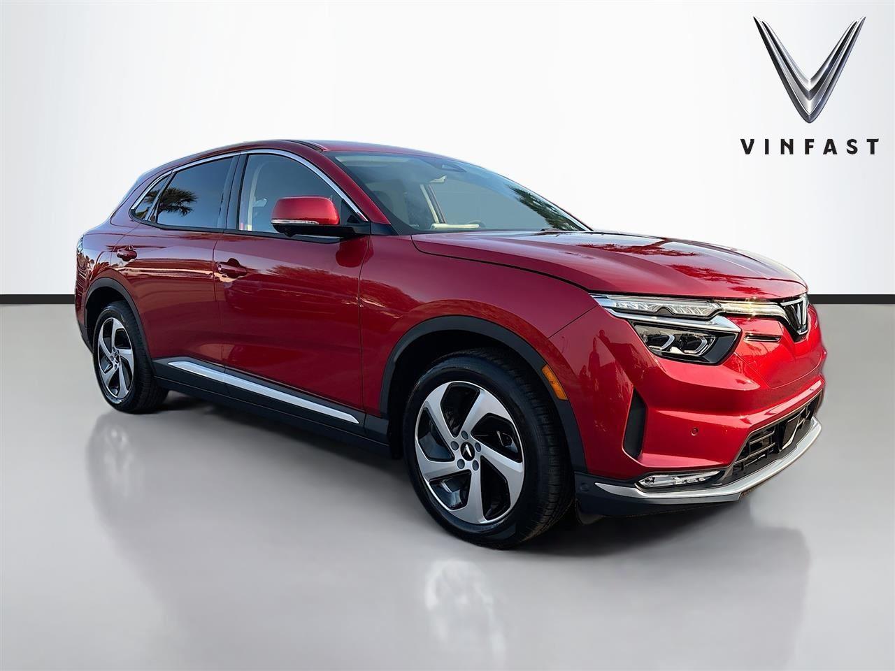 2025 VinFast VF 8 Eco