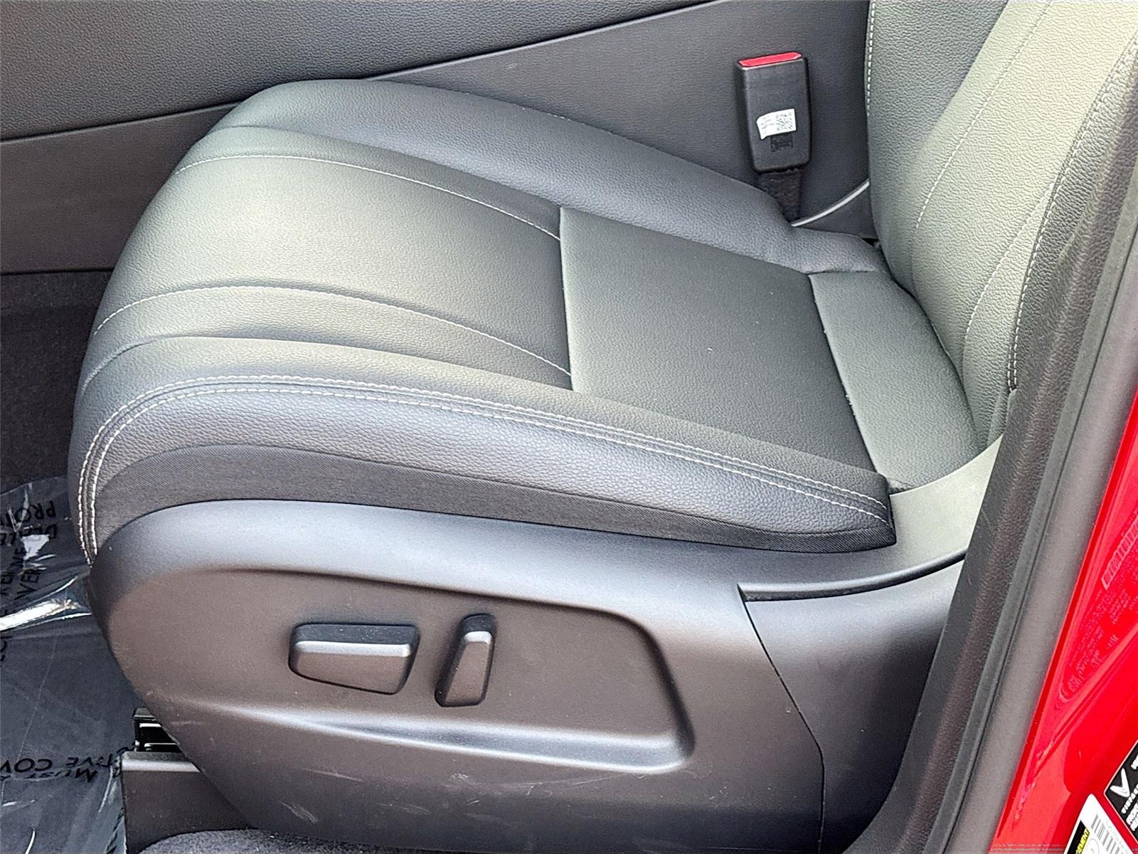 2025 VinFast VF 8 Eco