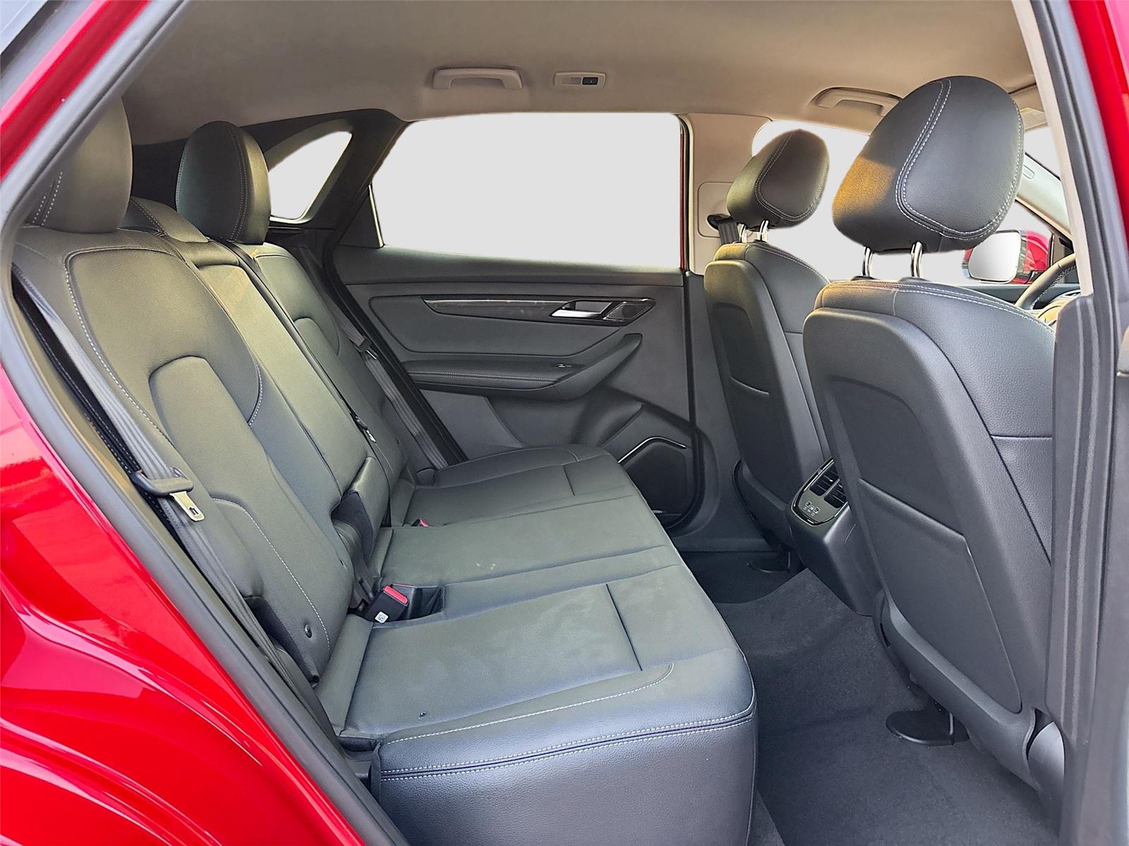 2025 VinFast VF 8 Eco