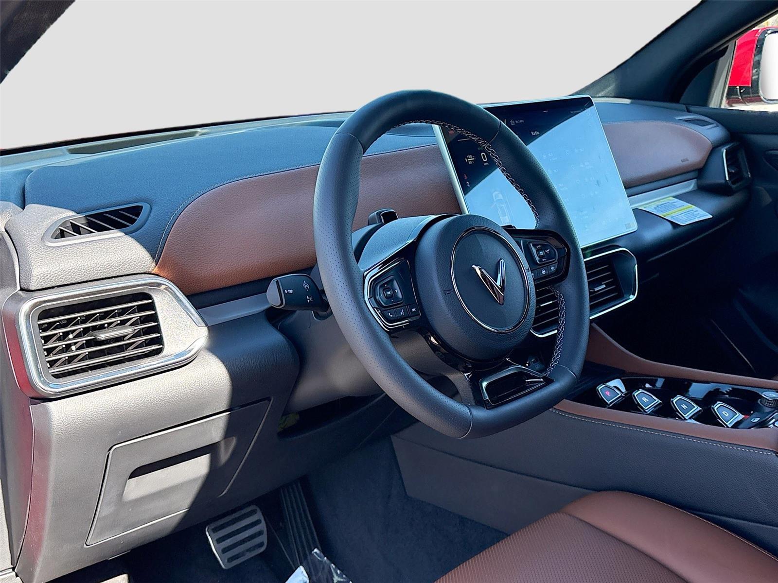 2025 VinFast VF 8 Plus