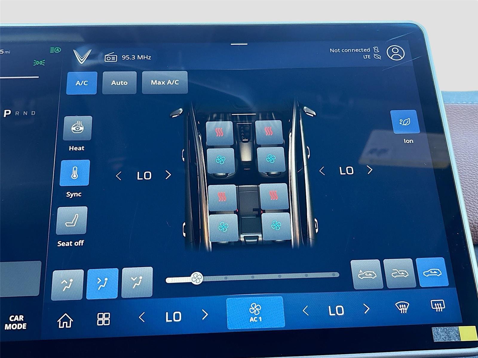 2025 VinFast VF 8 Plus