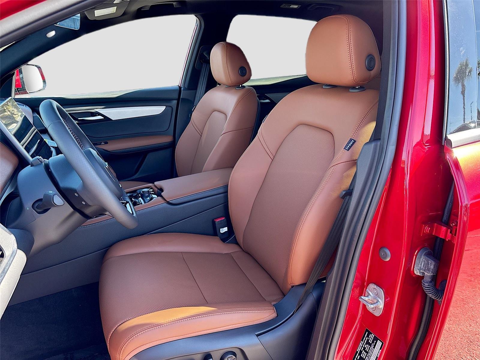 2025 VinFast VF 8 Plus