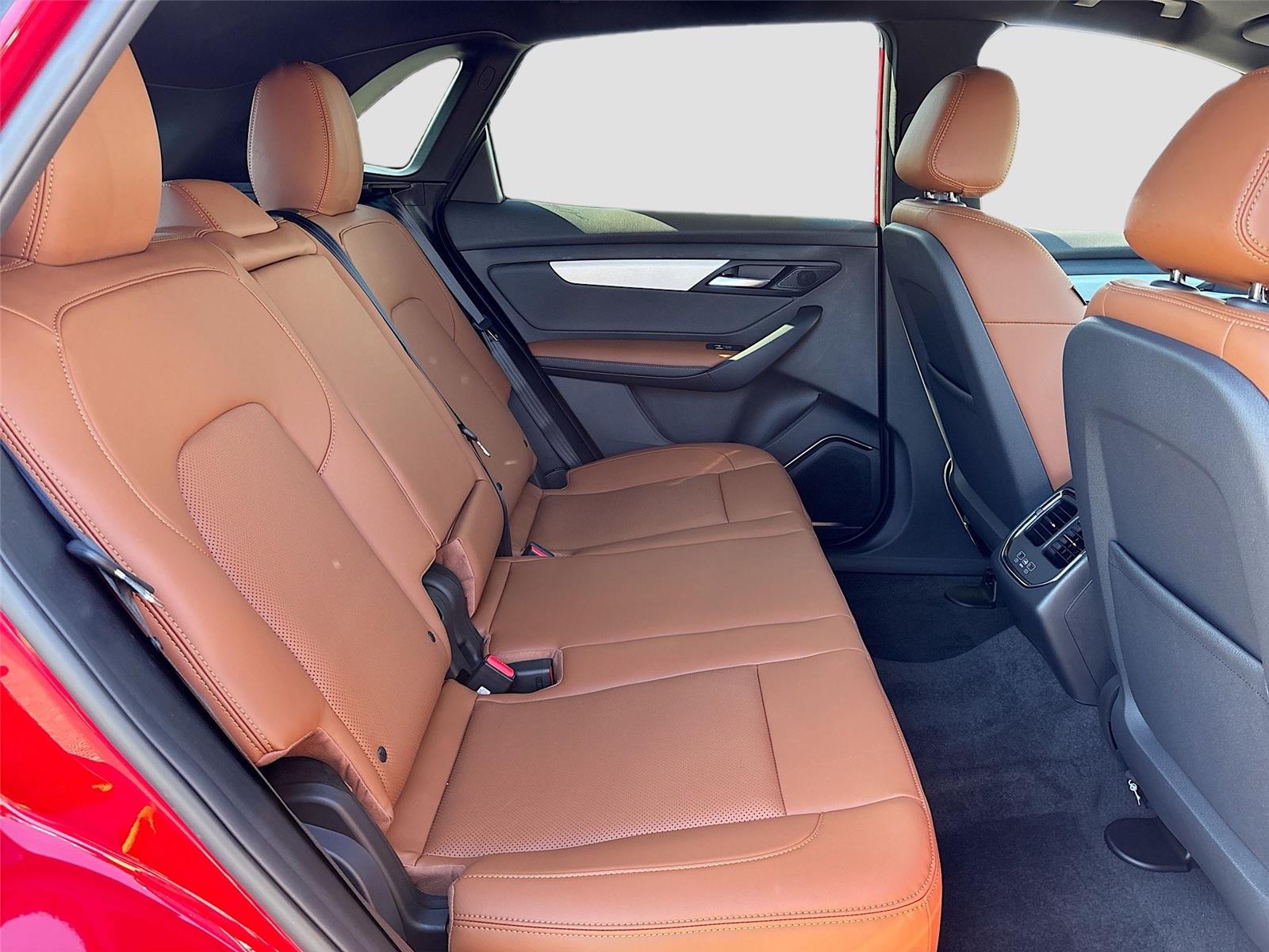 2025 VinFast VF 8 Plus