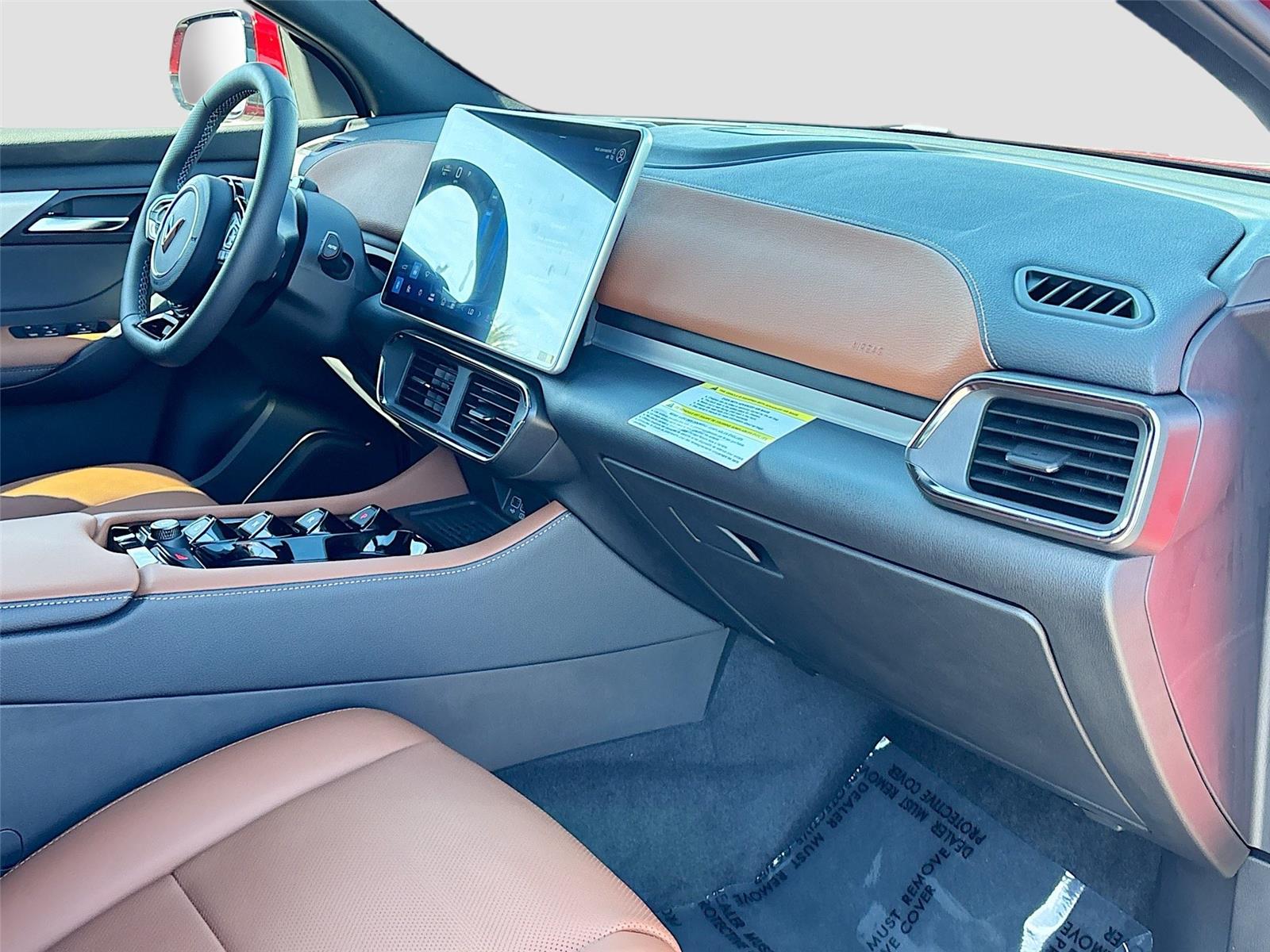 2025 VinFast VF 8 Plus