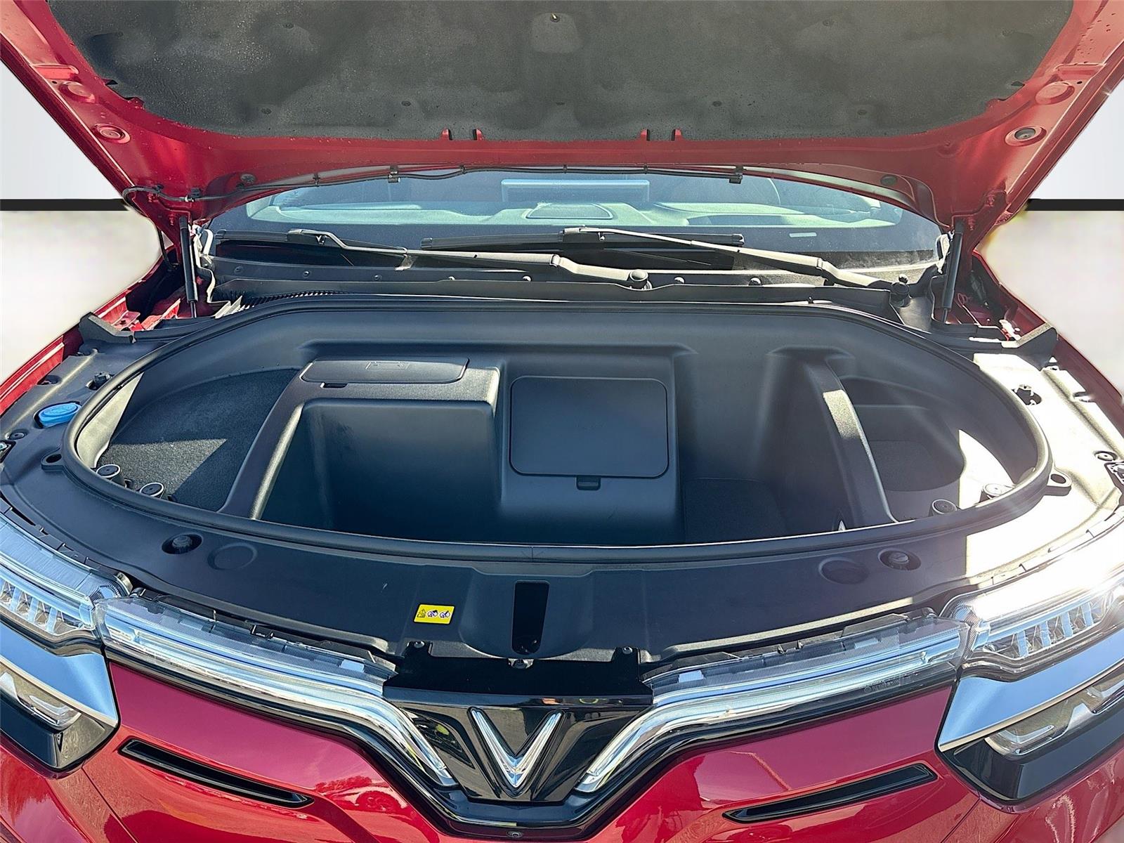 2025 VinFast VF 8 Plus