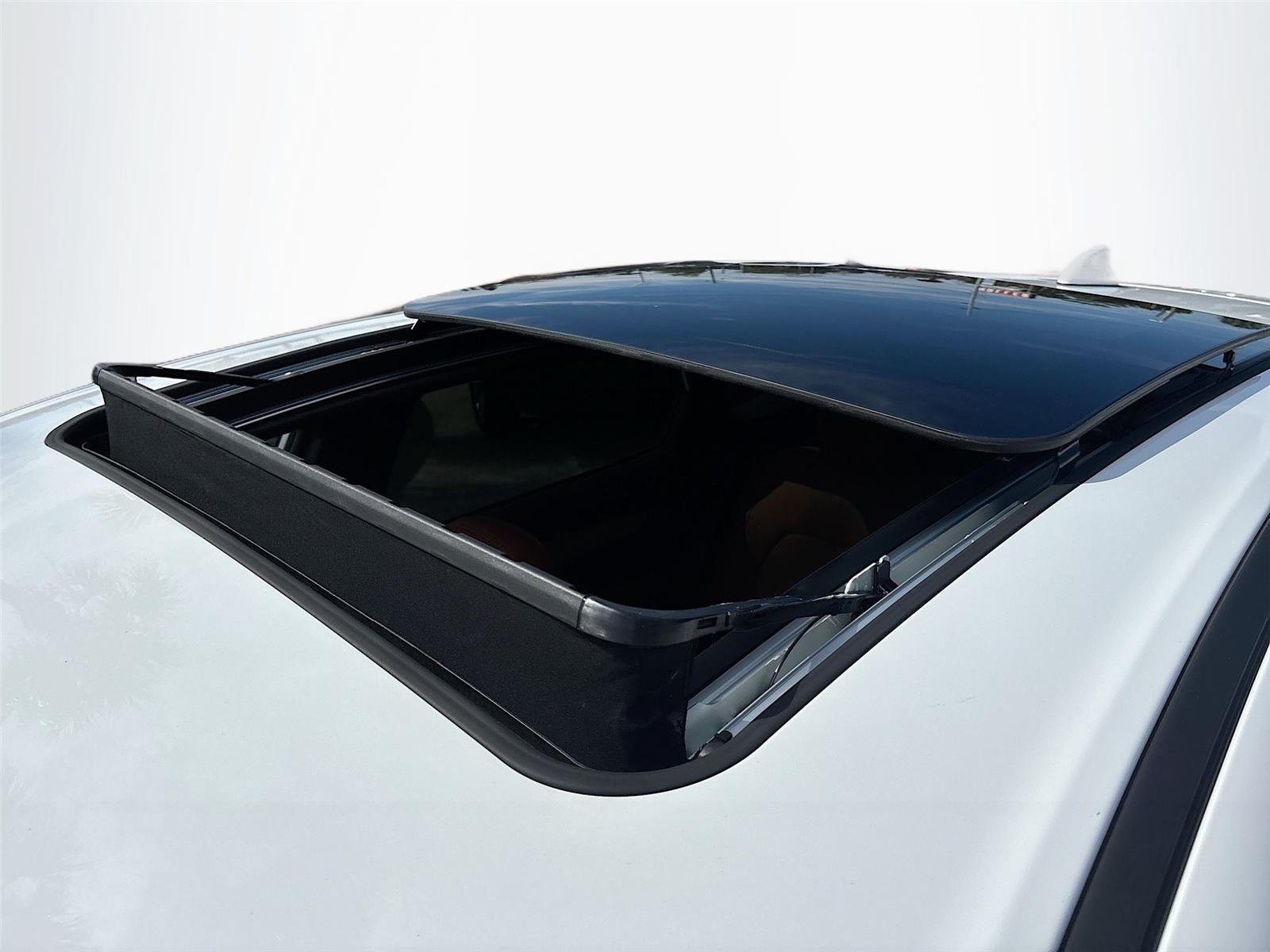 2025 VinFast VF 8 Plus