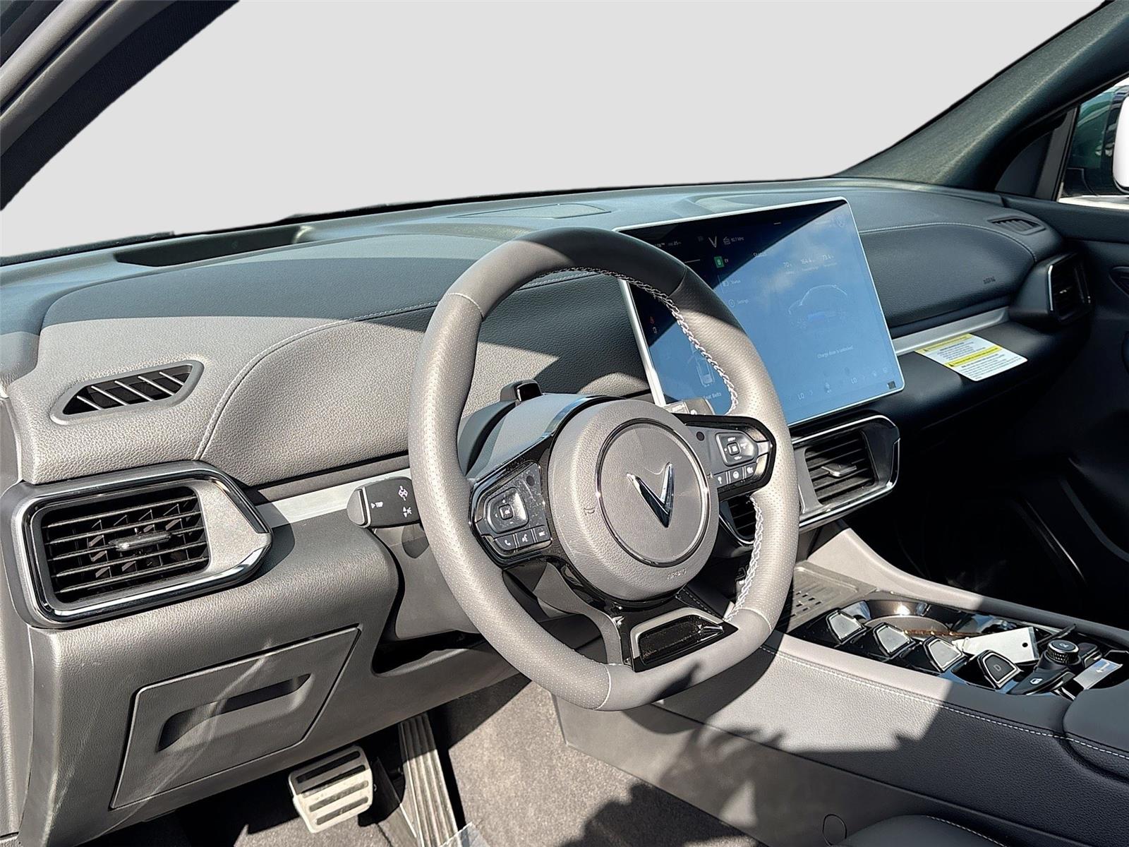 2025 VinFast VF 8 Plus