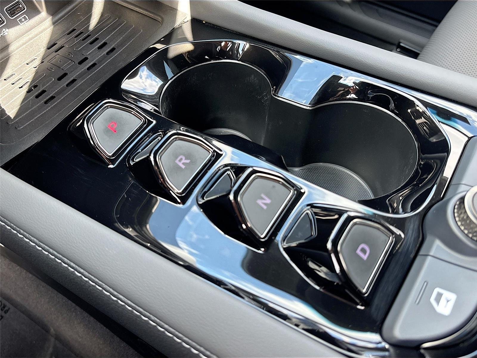 2025 VinFast VF 8 Plus