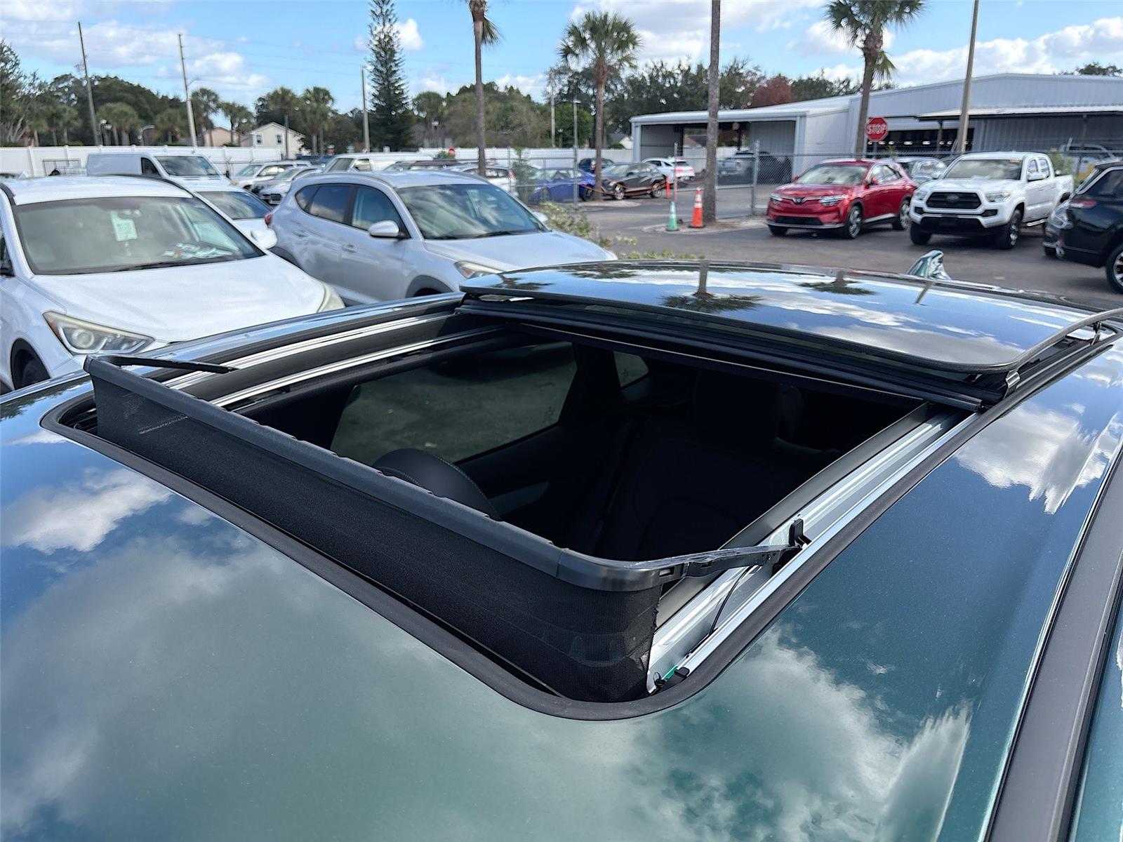 2025 VinFast VF 8 Plus