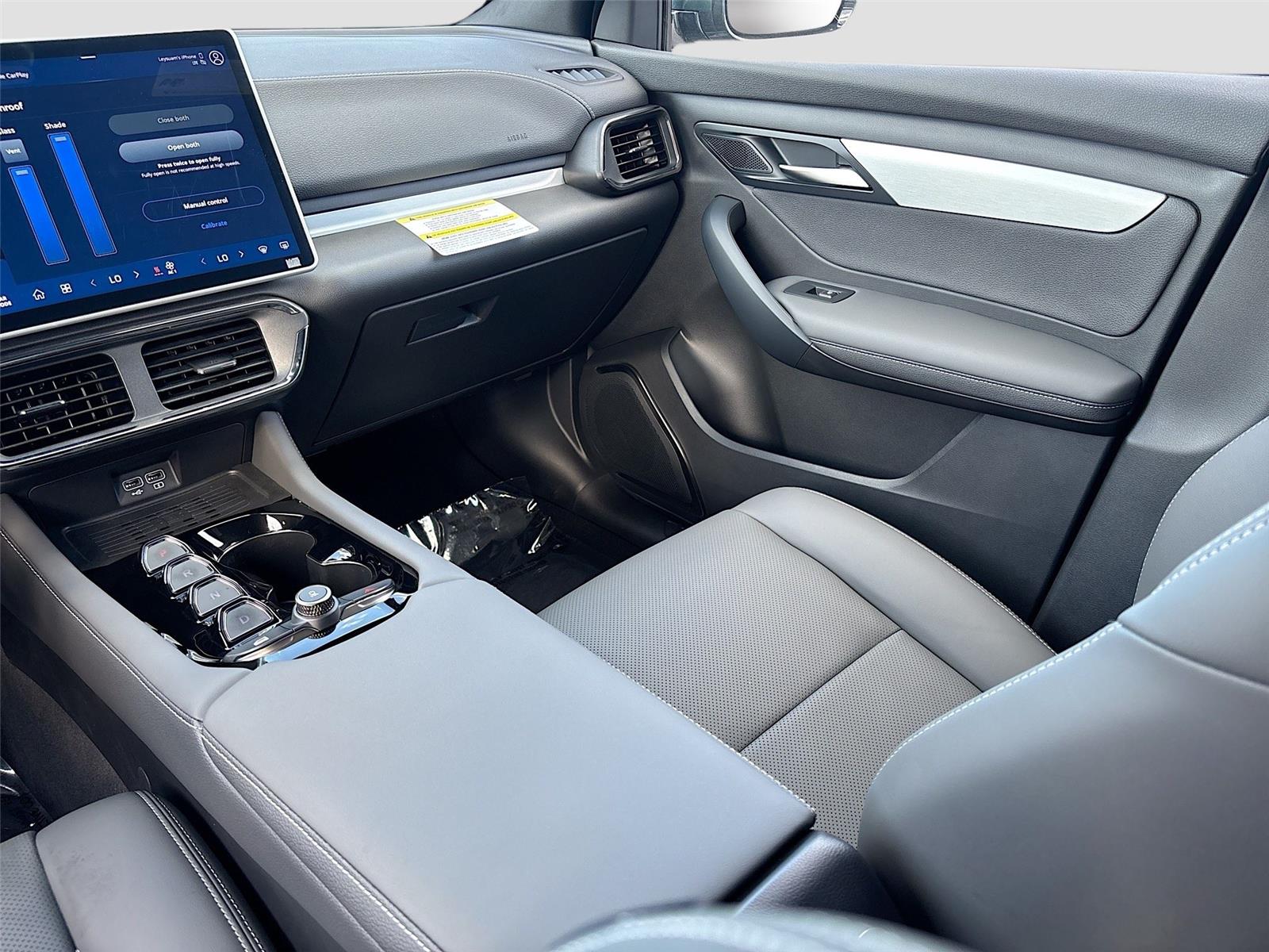 2025 VinFast VF 8 Plus