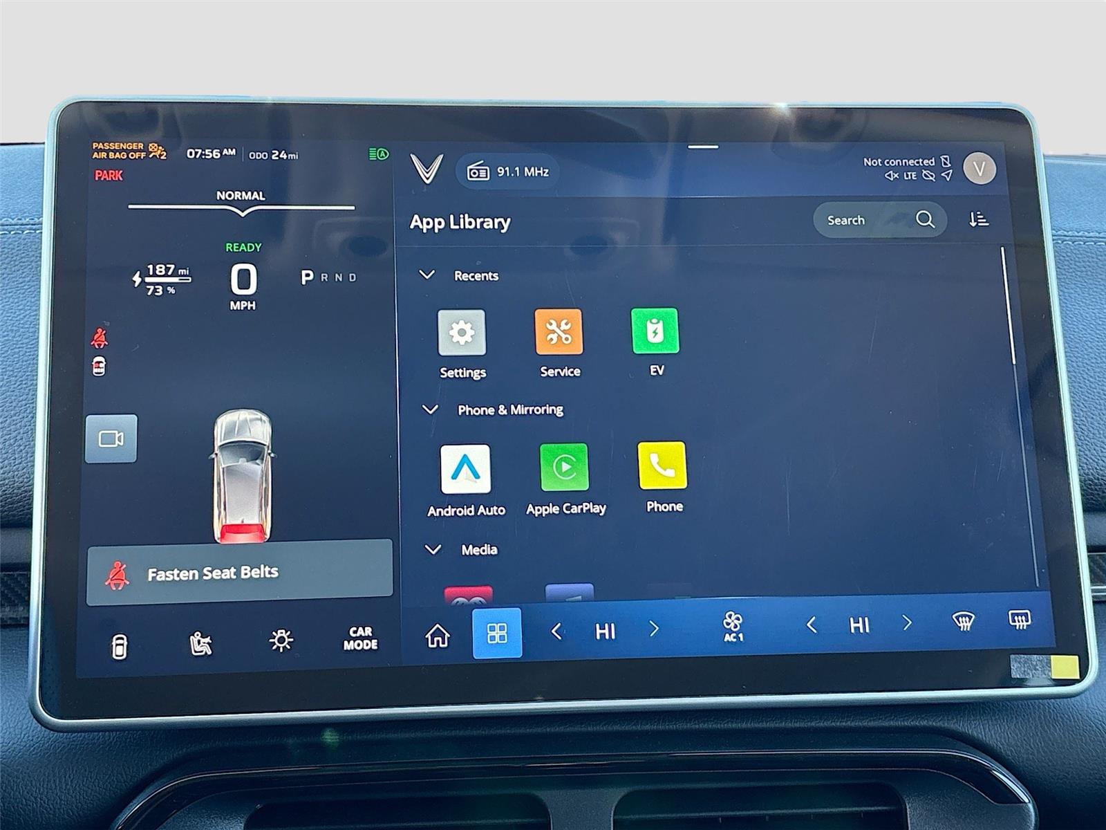 2025 VinFast VF 8 Eco