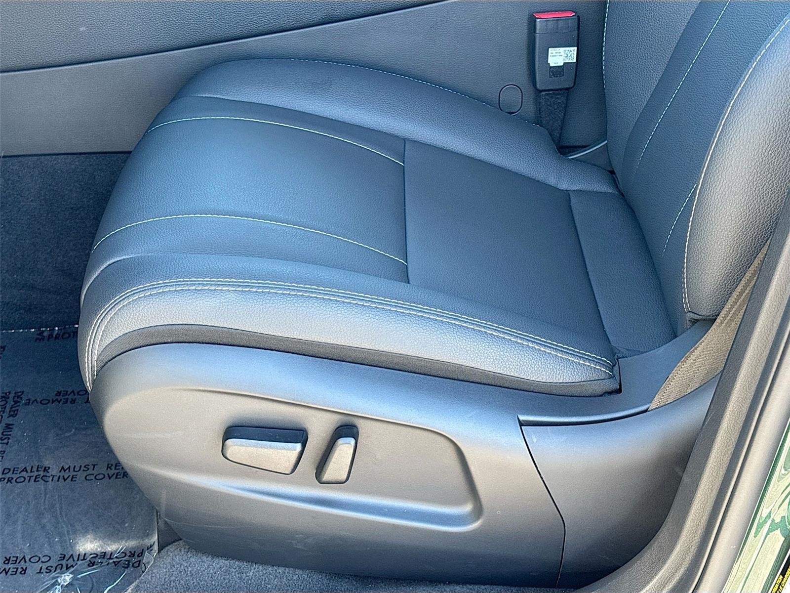 2025 VinFast VF 8 Eco