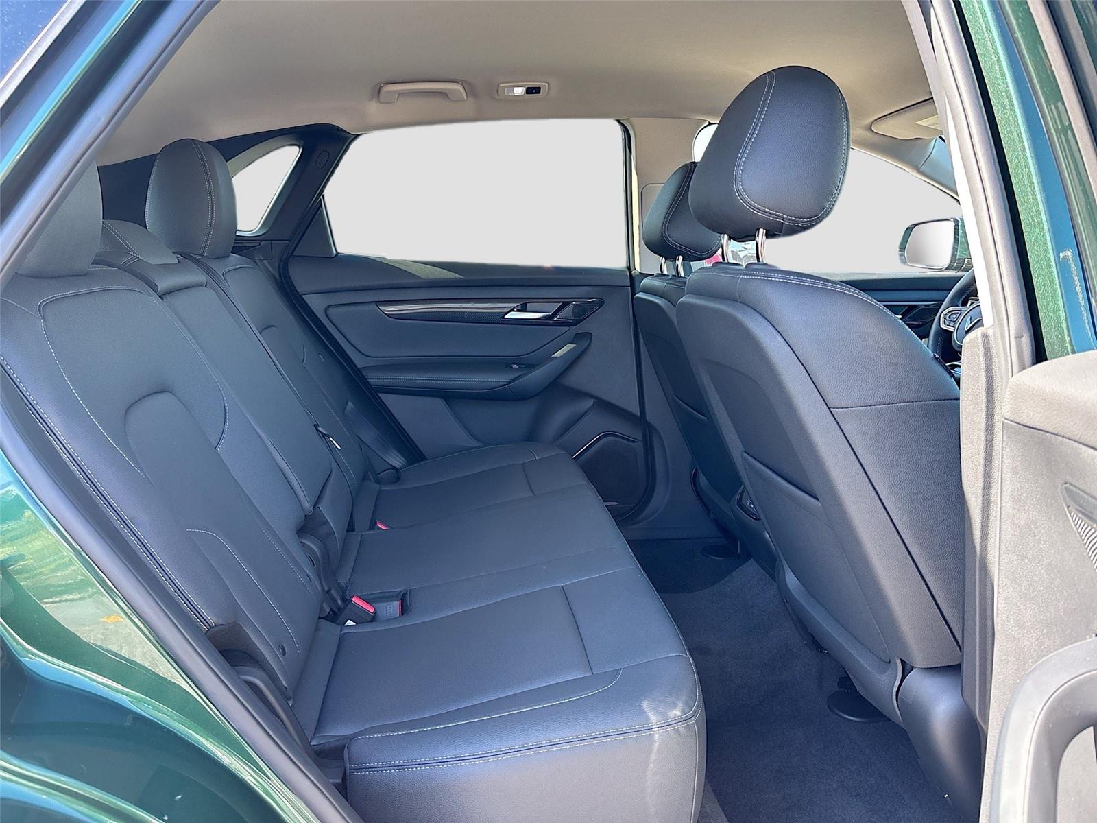 2025 VinFast VF 8 Eco