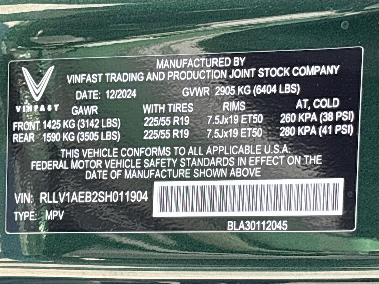 2025 VinFast VF 8 Eco