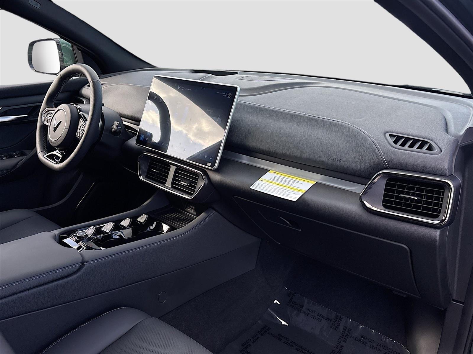 2025 VinFast VF 8 Plus