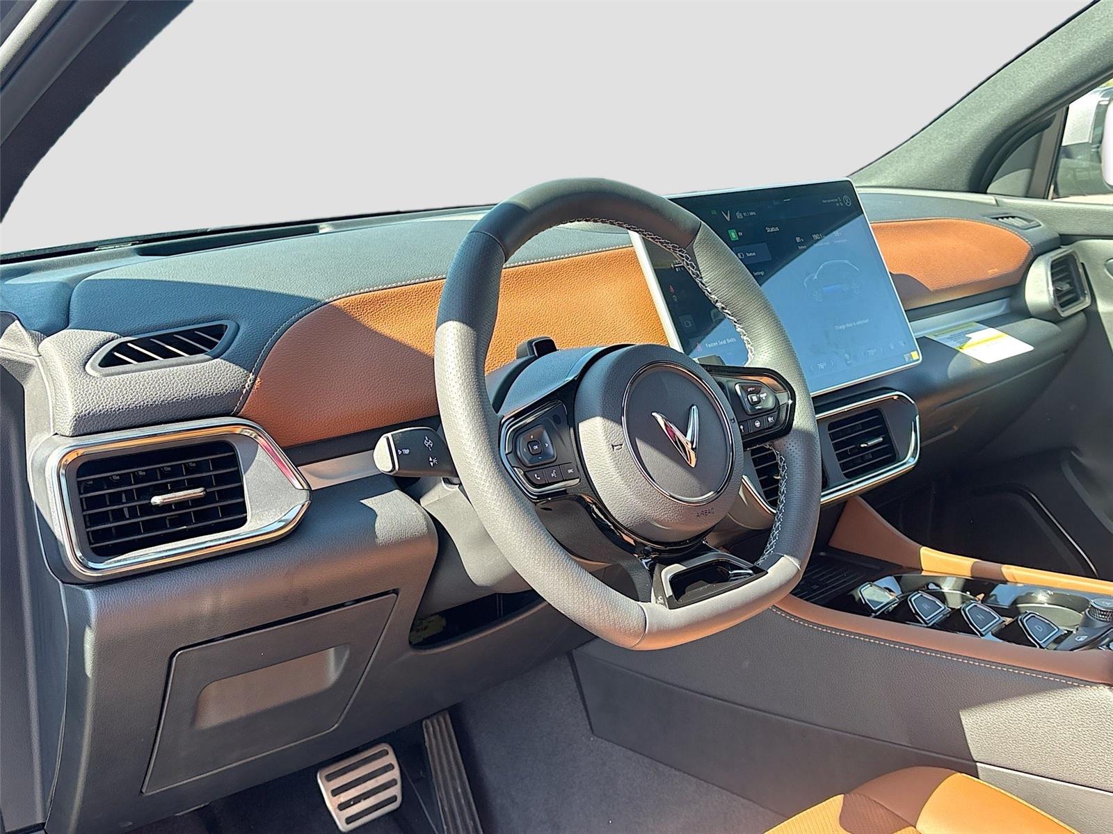 2025 VinFast VF 8 Plus