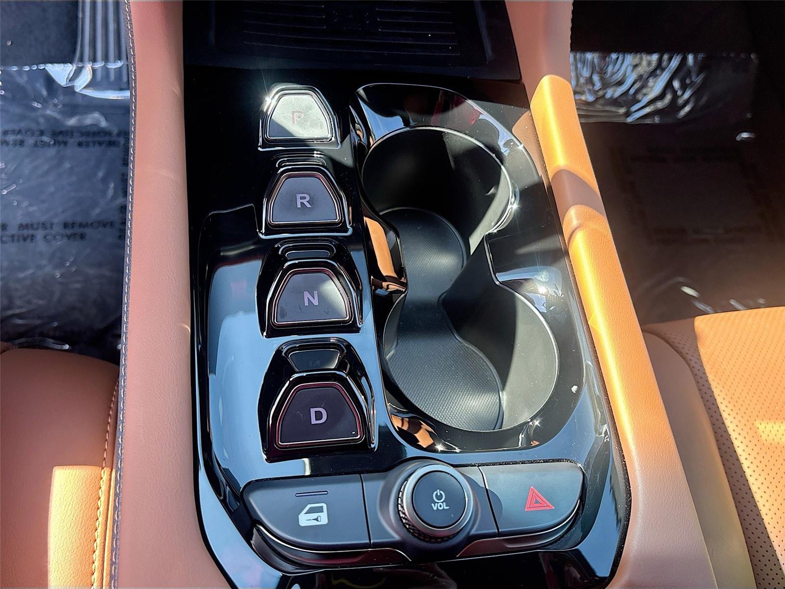 2025 VinFast VF 8 Plus