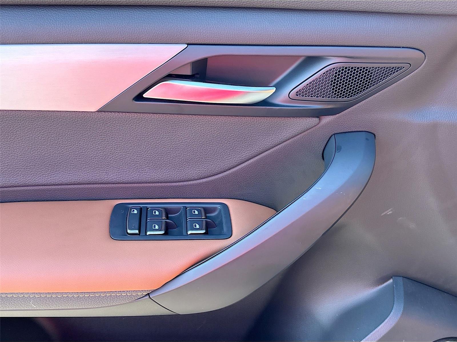 2025 VinFast VF 8 Plus