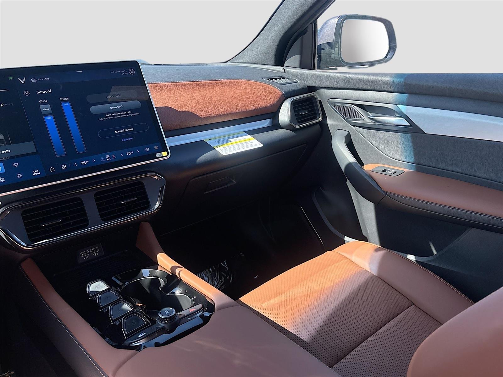 2025 VinFast VF 8 Plus