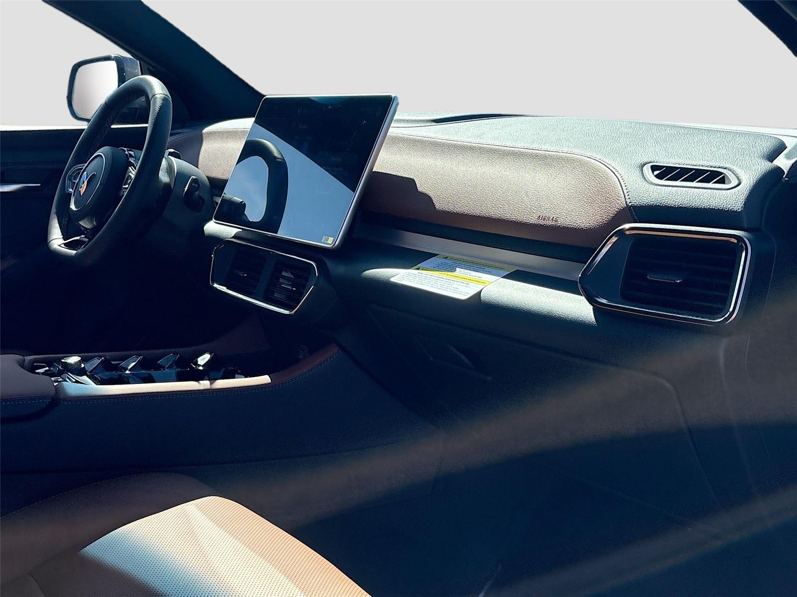 2025 VinFast VF 8 Plus